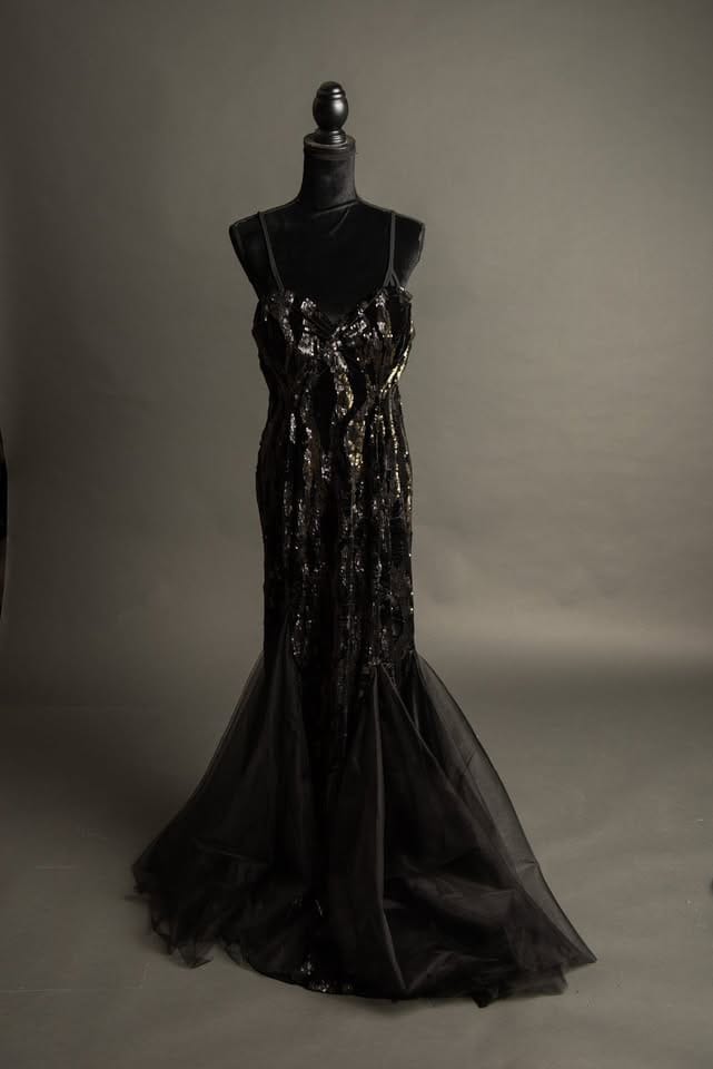 Rochie neagra maternitate