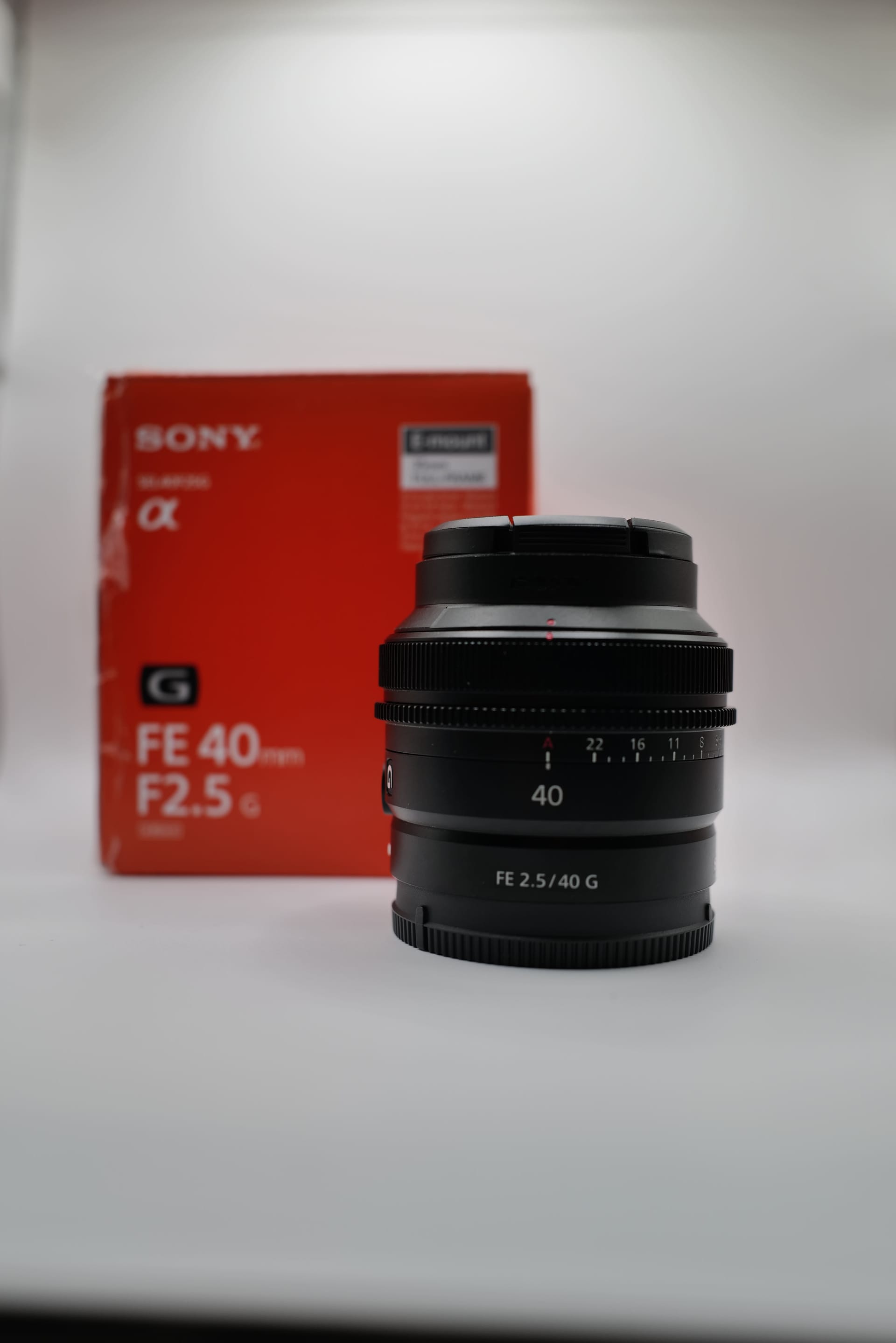 Obiectiv Sony FE 40mm F2.5 G - Garantie Nov 2026 / Ca nou